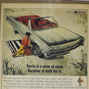 Grote autoadvertentie 1966 Chrysler Newport Convertible (autobedrijf klassieke oude fotoadvertentie onderdelen gedrukte brochure dealer Amerikaanse motor)