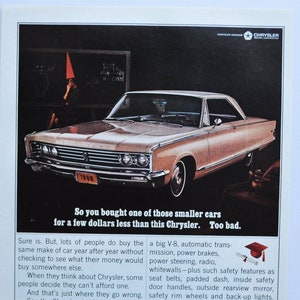 Grote autoadvertentie 1966 Chrysler Newport (autobedrijf klassieke oude fotoadvertentie onderdelen gedrukte brochure dealer Amerikaanse 2-deurs hardtop auto)
