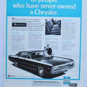 Pubblicità di un'auto di grandi dimensioni del 1970 Chrysler Royal (azienda automobilistica, pubblicità fotografica classica, vecchia, parti, brochure stampate, concessionario, motore americano, auto)