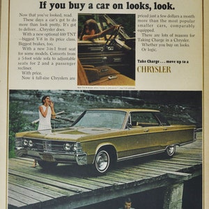 Pubblicità di un'auto di grandi dimensioni, Chrysler New Yorker 4 porte hardtop (vecchia foto pubblicitaria di una società di motori, brochure di parti di ricambio, concessionario americano)