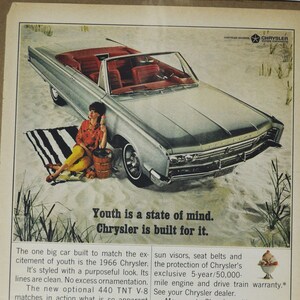 Grote autoadvertentie 1966 Chrysler Newport Convertible (autobedrijf klassieke oude fotoadvertentie onderdelen gedrukte brochure dealer Amerikaanse motor)