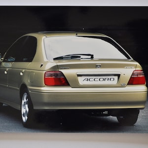 Foto 1999 Von Dera Akkordeon (Autopresse Fotografie Bild Autohaus Luxus händler Broschüre Verkaufsposter Druck japanische Limousine)
