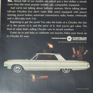 Grote autoadvertentie Chrysler Newport 4-deurs hardtop (autobedrijf klassieke oude fotoadvertentie onderdelen gedrukte brochure dealer amerikaanse VS)