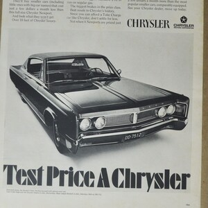 Grote autoadvertentie Chrysler Newport 2-deurs hardtop (autobedrijf klassieke oude fotoadvertentie onderdelen gedrukte brochure dealer Amerikaanse motor VS)