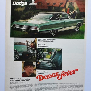 Grote autoadvertentie 1968 Dodge Monaco (Chrysler luxe auto klassieke oude foto reclamefolder retro dealer dealer klassieke luxe)