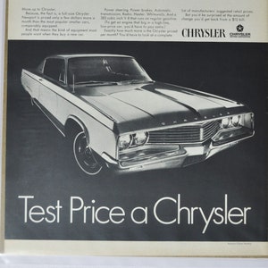 Grote autoadvertentie 1968 Chrysler Newport 2-deurs hardtop (autobedrijf klassieke oude fotoadvertentie onderdelen gedrukte brochure dealer amerikaanse VS)