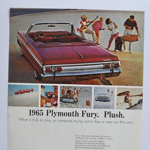 Grande pubblicità per auto 1965 Plymouth Fury (azienda automobilistica Chrysler vecchia pubblicità fotografica classica stampa parti brochure Belvedere Valiant Barracuda)