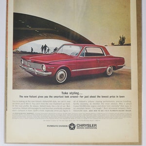 Grote autoadvertentie 1964 Plymouth Valiant (motorbedrijf klassieke oude fotoadvertentiebrochure dealer dealer klassieke Amerikaanse chrysler VS)