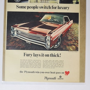 Pubblicità di un'auto di grandi dimensioni, 1968 Plymouth Fury III 3 4 porte Hardtop (azienda automobilistica Chrysler, vecchia pubblicità fotografica classica, parti, brochure stampata, rivenditore USA)