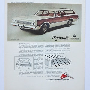Pubblicità di un'auto di grandi dimensioni, 1969 Plymouth Sport Suburban Wagon (pubblicità fotografica classica della società automobilistica Chrysler, brochure di parti di ricambio, Belvedere)