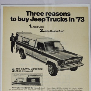 Pubblicità di un'auto di grandi dimensioni, Jeep Truck del 1973 (AMC, vecchia foto classica, pubblicità, brochure stampata, concessionaria American Motors, Kaiser Corporation, USA)