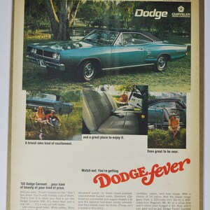 Pubblicità di un'auto di grandi dimensioni, Dodge Coronet 500 del 1968 (foto pubblicitaria classica di una vecchia azienda automobilistica, brochure stampata di ricambi, concessionaria, concessionario Chrysler Auto USA)