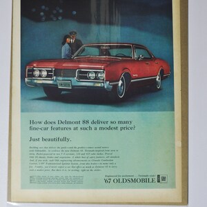 Grote autoadvertentie 1967 Oldsmobile Delmont 88 (GM General Motors klassieke oude fotoadvertentie onderdelen brochure gedrukt olds raket 88 US)
