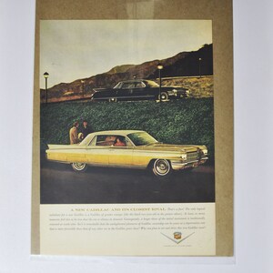 Grote autoadvertentie 1961 + 1963 Cadillac (autobedrijf klassieke oude fotoadvertentie onderdelen gedrukte brochure GM General Motors-dealer)