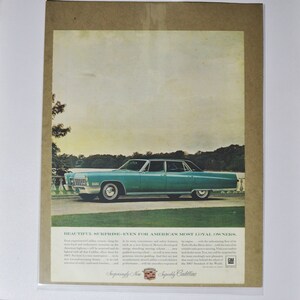 Grote autoadvertentie 1967 Cadillac (autobedrijf klassieke oude fotoadvertentie onderdelen gedrukte brochure GM General Motors dealer dealerschap luxe)