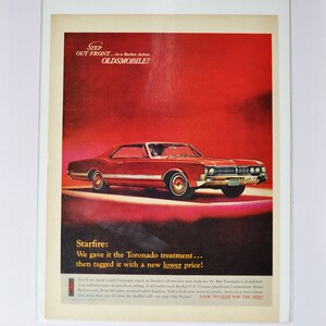 Grote autoadvertentie 1966 Oldsmobile Starfire (GM General Motors klassieke oude fotoadvertentie onderdelen gedrukte brochure olds auto raket VS Toronado)
