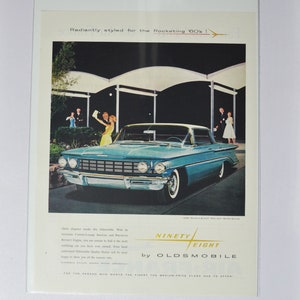 Grote autoadvertentie 1960 Oldsmobile Ninety-Eight Holiday Sport Sedan (GM-bedrijf klassieke oude fotoadvertentie onderdelen gedrukte brochure olds 98 VS)