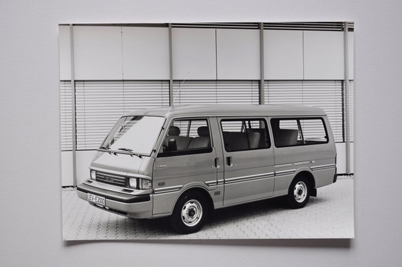 Large Photo Mazda E2000 car Press Photograph Picture Motor Company