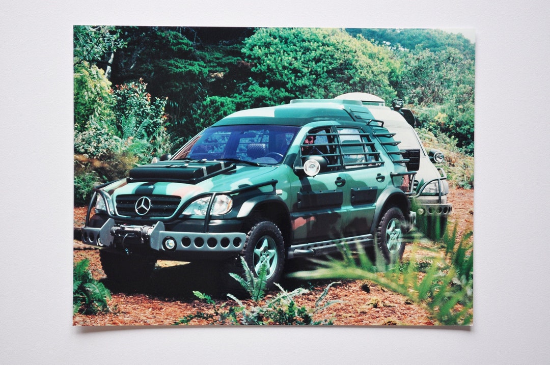 Large Photo Mercedes Benz Mclass Jurassic Park Lost World (car