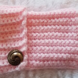 Short Ribbed Hand Warmers in Pale Pink