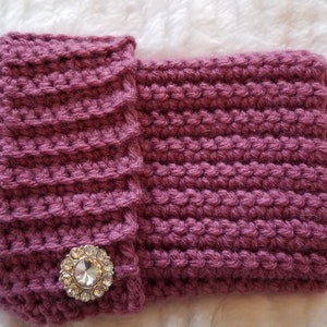Short Ribbed Hand Warmers in Eggplant