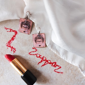 Frida minimal art earrings, Frida Khalo gifts , Handmade earrings, glass earrings , artsy earrings, artistic earrings, decoupage, copper