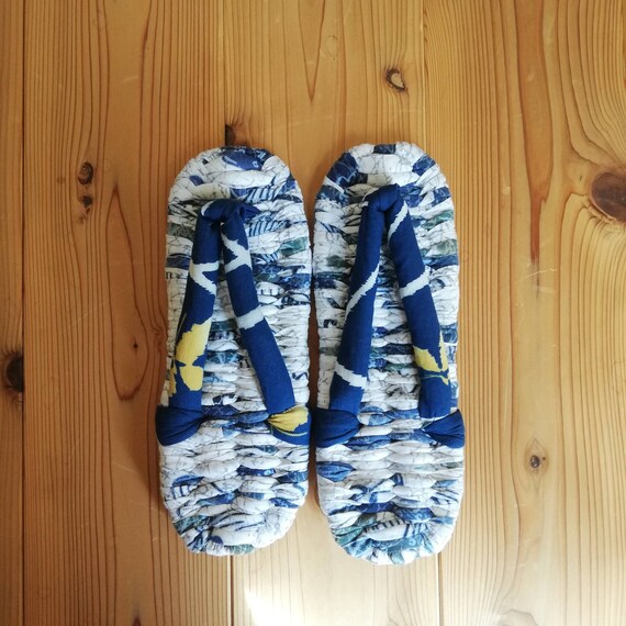 Japanese Cloth Sandals, Cloth Zori, slippers made of Kimono Yukata (100% cotton) Japanese Cloth Sandals, Cloth Zori, slippers made of Kimono Yukata (100% cotton)