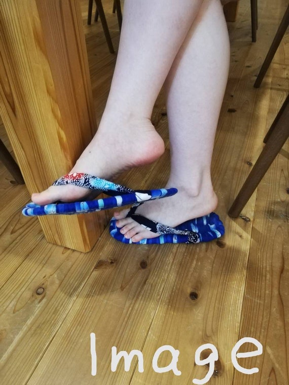 Japanese Cloth Sandals, Cloth Zori, slippers made of Kimono Yukata (100% cotton) Japanese Cloth Sandals, Cloth Zori, slippers made of Kimono Yukata (100% cotton)