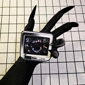 ItzDzzy | TV Glitch | Sticker