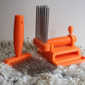 Wool Combs with own Storage Holder - Double Row - Stainless Steel Tines