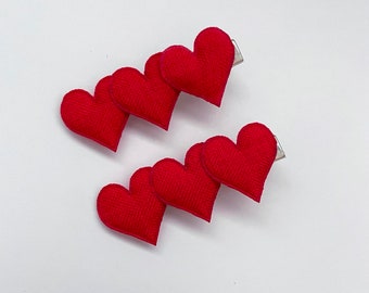 Rote Herz-Clips zum Valentinstag