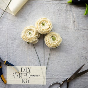 Ranunculi Felt Flower DIY Kit