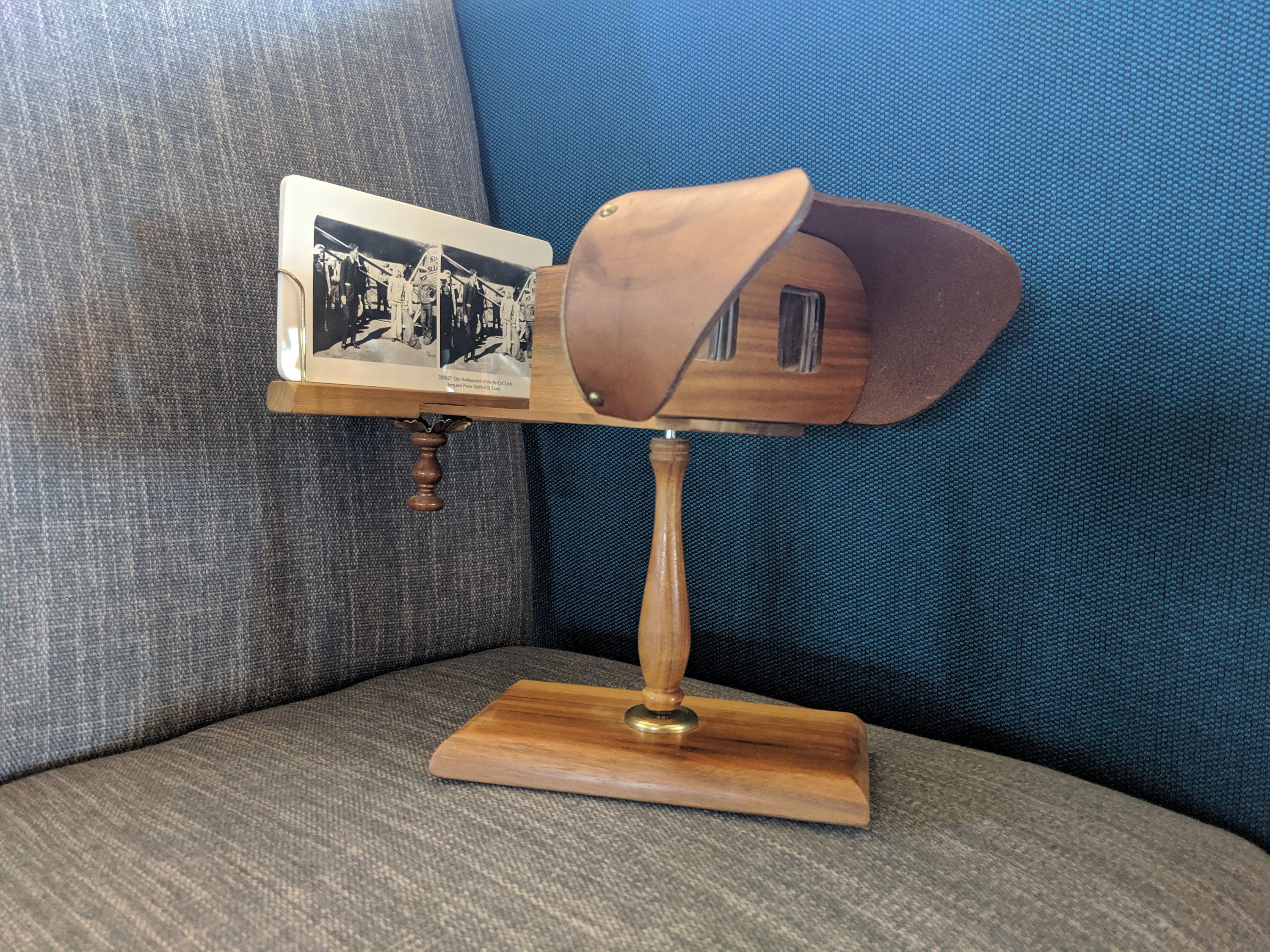 Stereoscope Hand Held Finished Wooden 3D Picture Image Reproduction