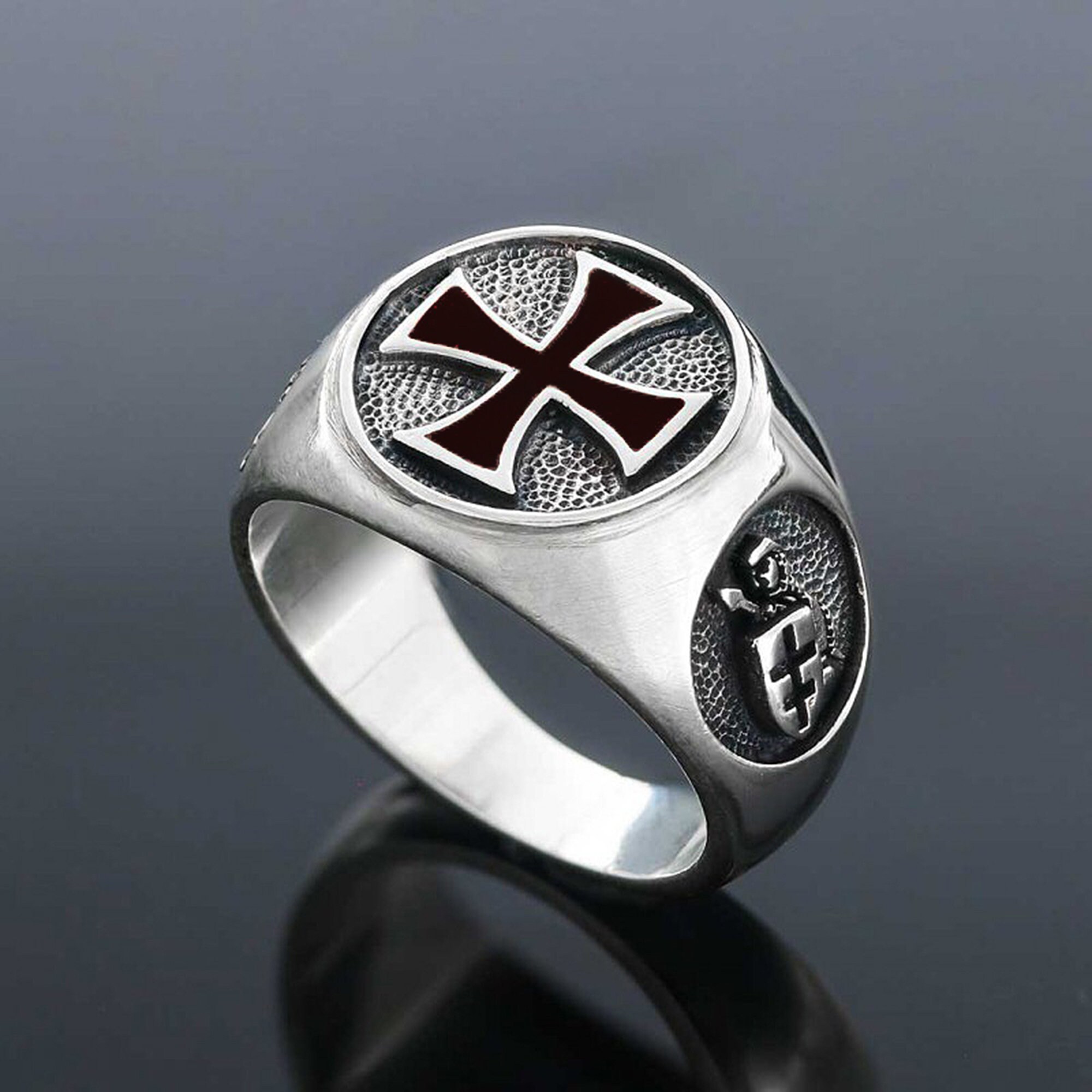 Men's Templar Crusader Ring – Stainless Steel Gothic Ring With Red Enamel Cross, Black/Silver Military Fantasy Jewelry