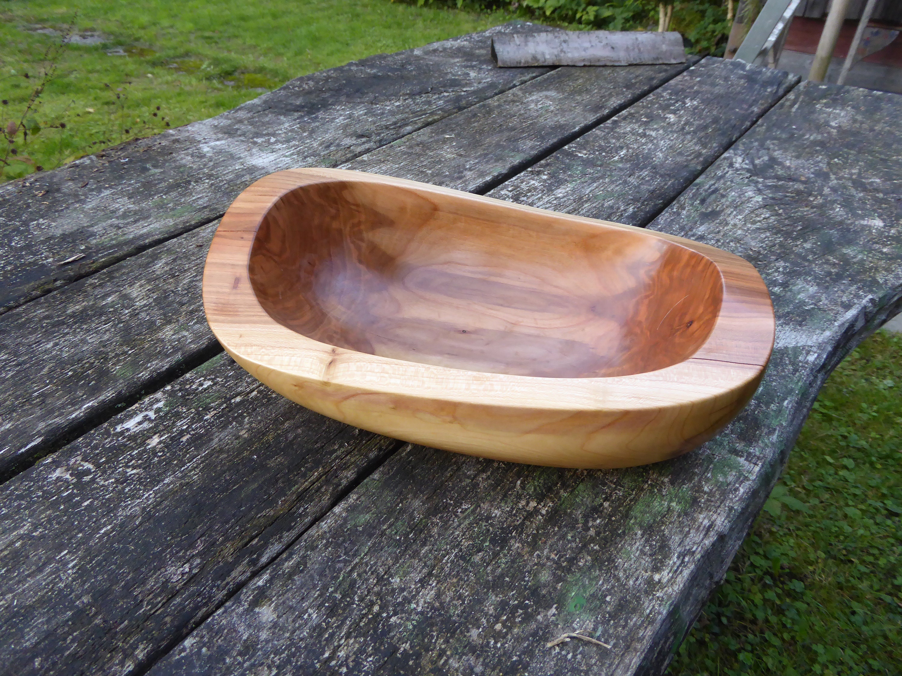 Wooden bowl made of plum wood