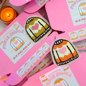 ¡Kit de bordado con aguja mágica! Posavasos DIY // ¡2 opciones de color! // Diseño de suéter acogedor // Arte con hilo