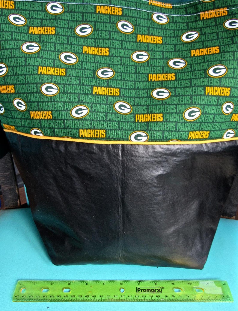 Green Bay Packers Vinyl-Bottom Team Tote Bag