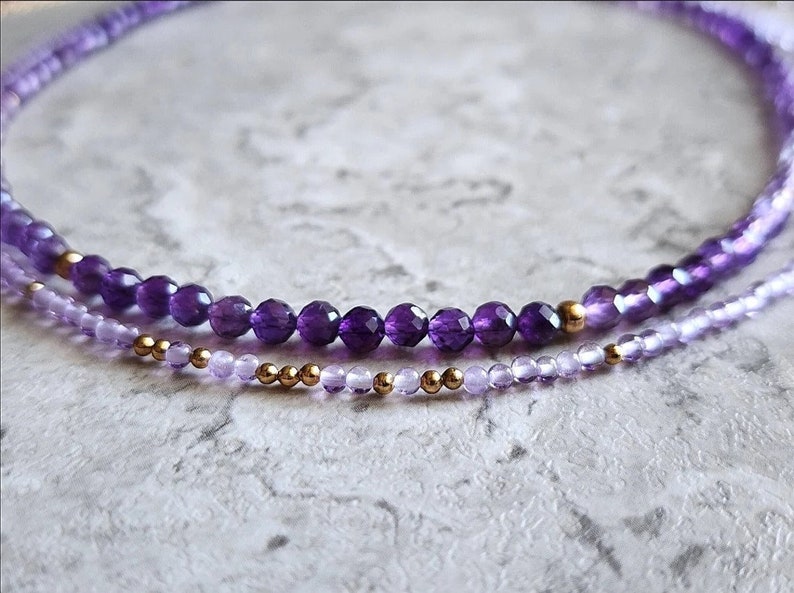Halsband med ametistpärlor i guld Ametistchoker 14K ametisthalsband Lila ädelstenshalsband Ombre Ametisthalsband Lila pärlchoker bild 7