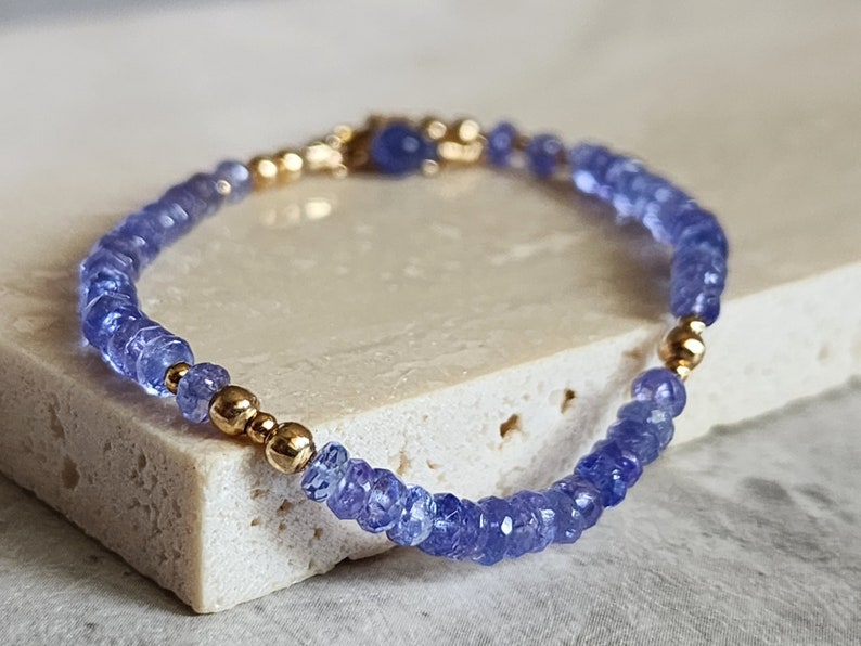 Naturligt tanzanitarmband Tanzanitpärlarmband Tanzanit 14K armband Lila ädelstenshalsband Fint tanzanitguldsmycken för henne bild 3
