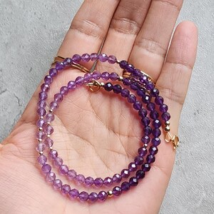 Halsband med ametistpärlor i guld Ametistchoker 14K ametisthalsband Lila ädelstenshalsband Ombre Ametisthalsband Lila pärlchoker bild 8