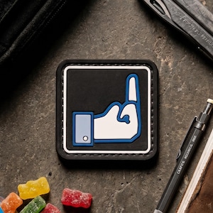 Parche moral de PVC, parche divertido para el dedo con la palabra "Dislike" y cierre de velcro.