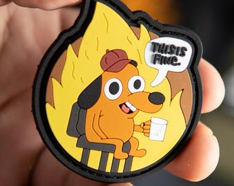 „This Is Fine“-Moralaufnäher, lustiger Feuerwehrhund-PVC-Aufnäher mit Klettverschluss