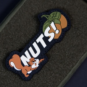 Patch grappige eekhoorn "NUTS" moraalpatch | Accessoire voor ruguitrusting met tactische haak van pvc
