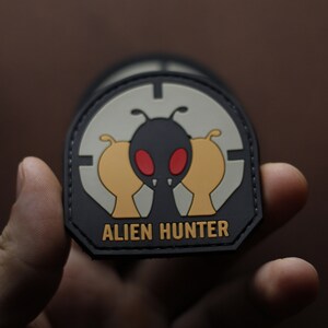 Alien Hunter PVC Tactical Morale Patch – Hook Backing
