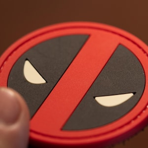PVC morale patch DEADPOOL, Glow in dark