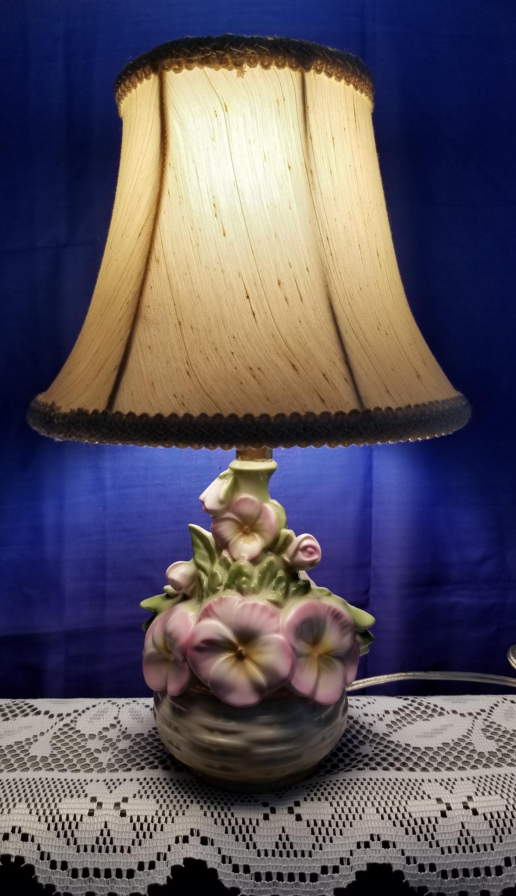 【 美品 】ヴィンテージ 高さ41㎝ メルヘンチック 陶器製 花柄ランプ 美品 】ヴィンテージ 高さ41㎝ メルヘンチック 陶器製 花柄