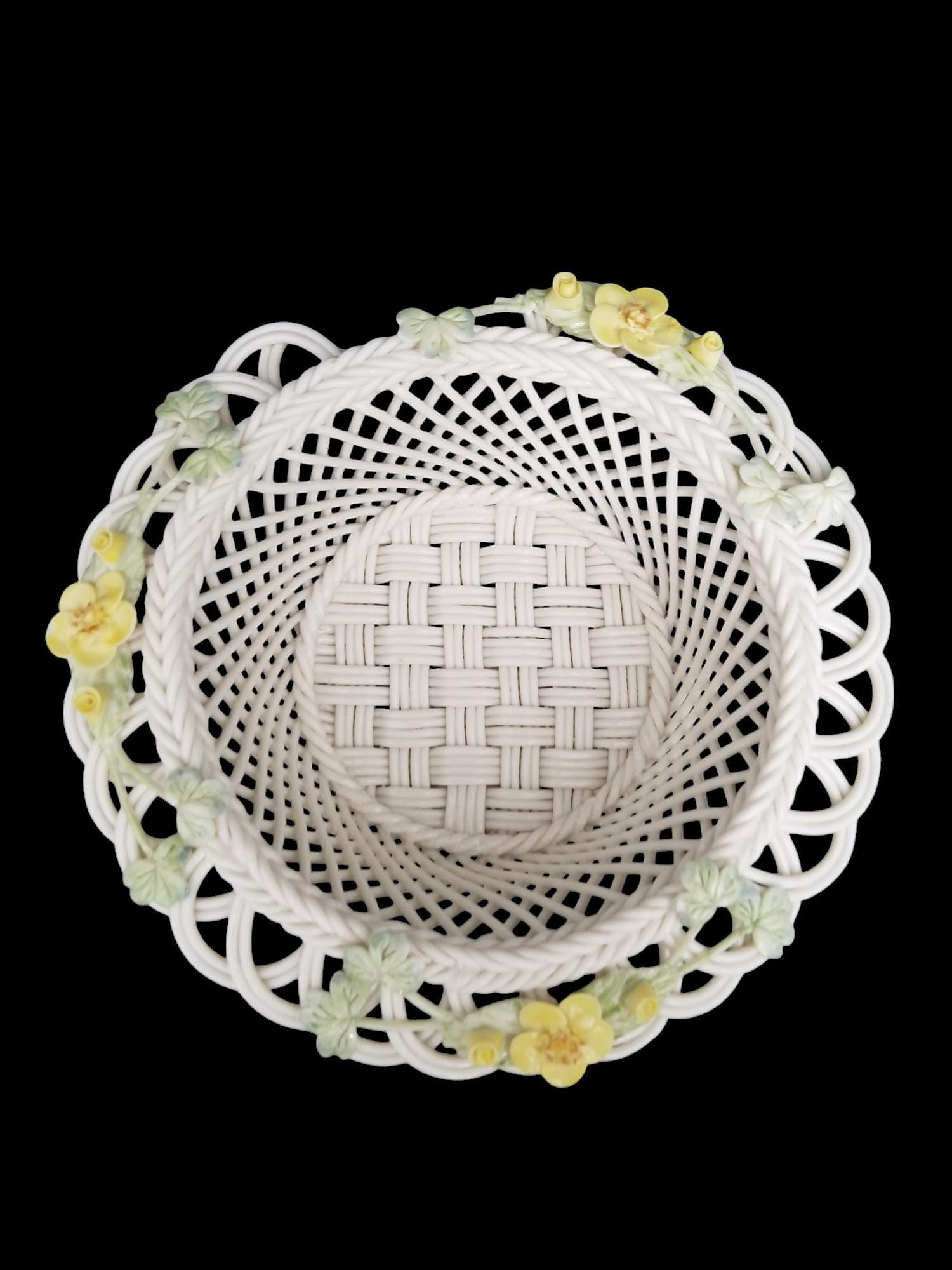Belleek  ベリーク　一点物バスケット　インチャンテドアイル Belleek ベリーク一点物バスケットインチャンテドアイル