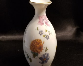 Wedgwood Rosemeade 5" Vase