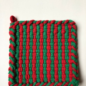 Red, green potholder