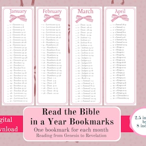Puede incluir: Marcadores rosas y blancos con diseño de lazo en la parte superior, que enumeran las lecturas bíblicas mensuales. El texto "Read the Bible in a Year Bookmarks" se muestra, con dimensiones de 6,35 cm por 20,32 cm. Descarga digital.